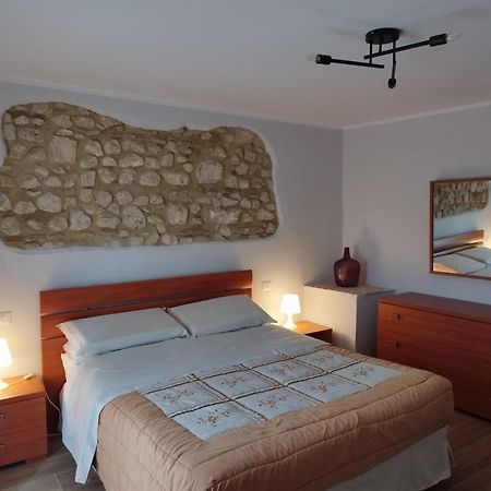 Casa Vacanza "Marinella" Σουλμόνα Εξωτερικό φωτογραφία