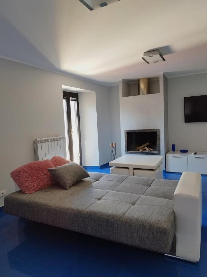 Casa Vacanza "Marinella" Σουλμόνα Εξωτερικό φωτογραφία
