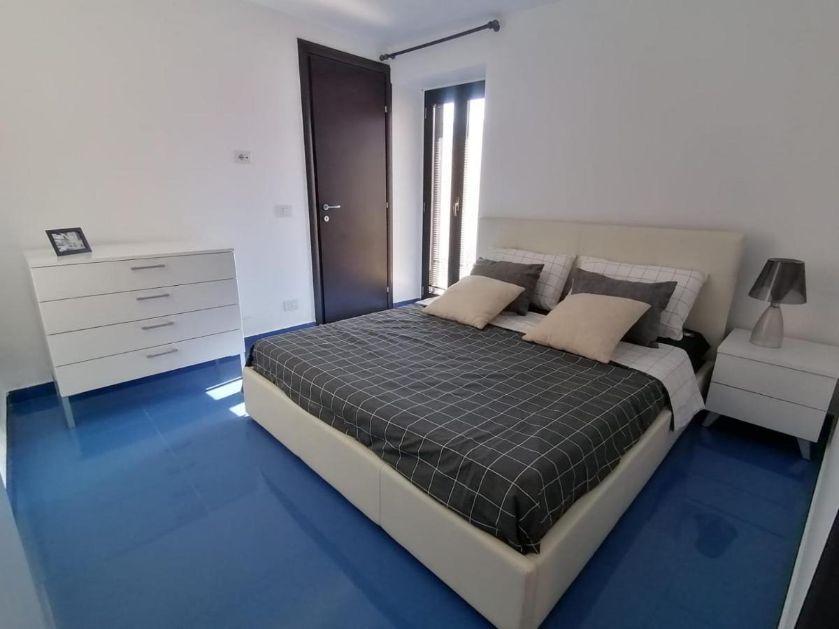 Casa Vacanza "Marinella" Σουλμόνα Εξωτερικό φωτογραφία